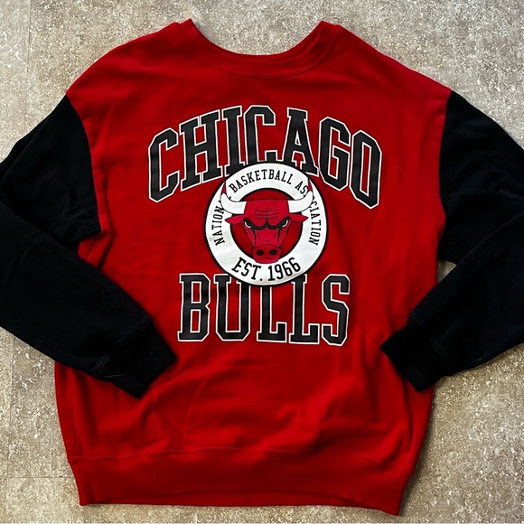 NBA Tops - NBA Chicago Bulls Red and Black Crewneck Sweater